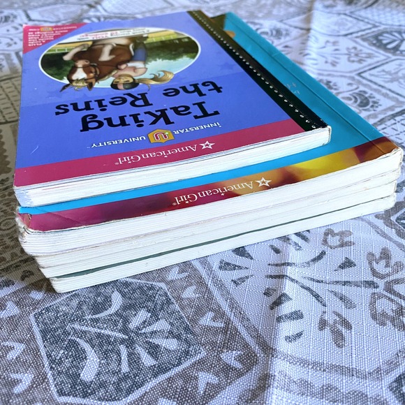 Lot of 5 American Girl books - Picture 11 of 11